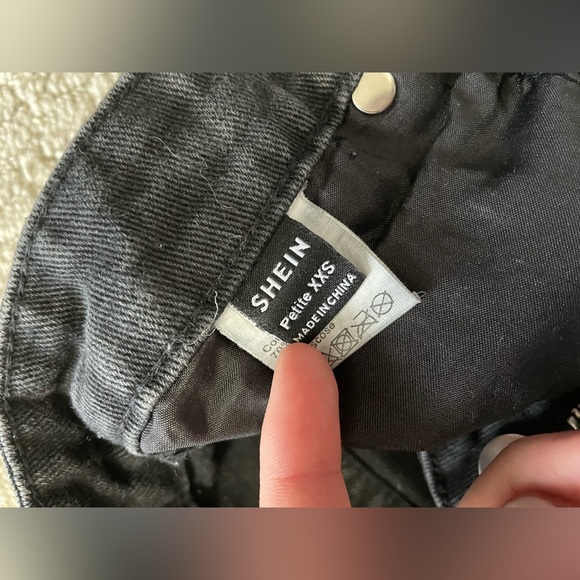 Shein Black Straight leg Jeans - Picture 3 of 3